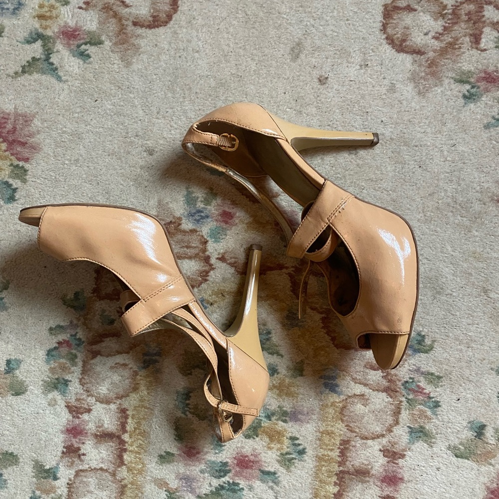 Carlos Santana heels used